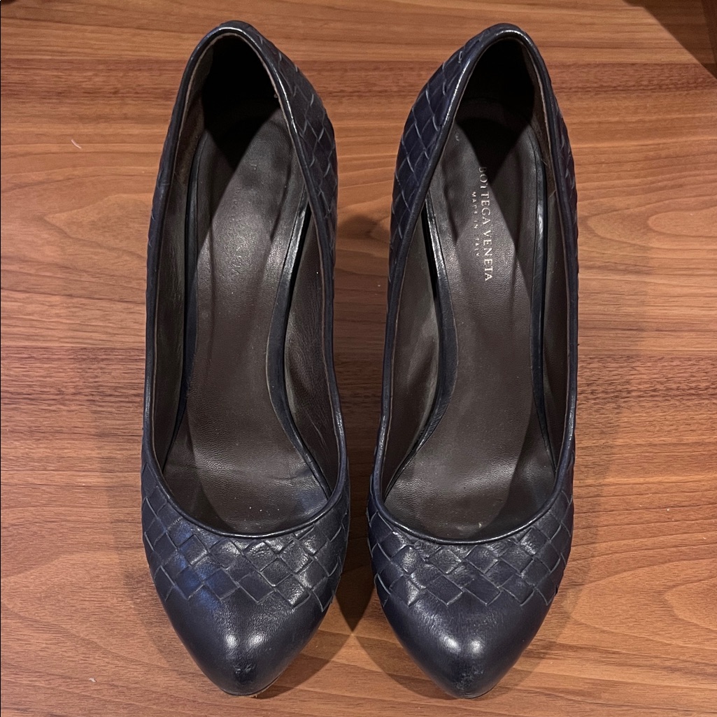 Bottega Veneta Black Woven Leather Heels Used